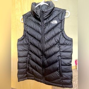 The North face black vest size small women’s